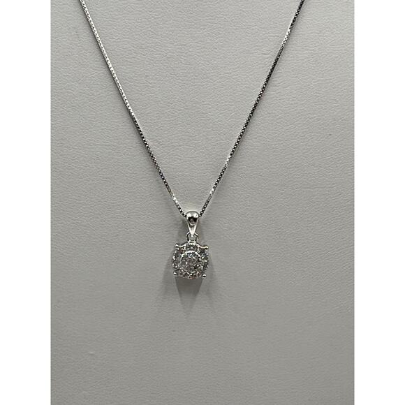 Helzberg Diamonds Sterling Silver CZ Round Cluster Pendant Necklace NWT - Picture 2 of 8
